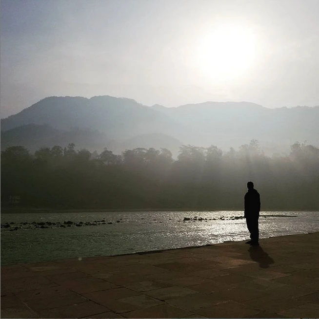 WALK OR ENGAGE IN HORIZON STARING